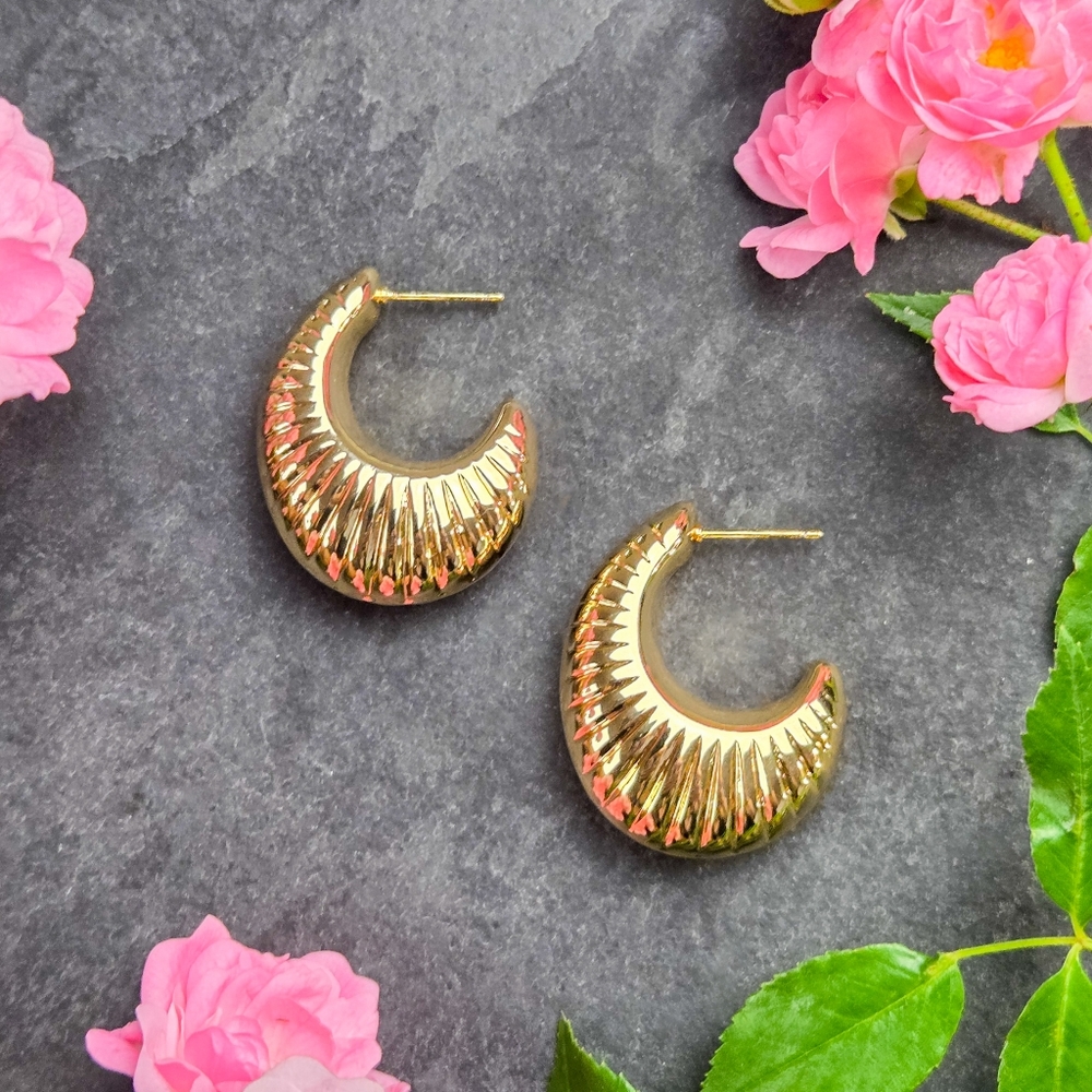 💥3 for $30💥 NWT Sterling Forever 14k Gold Plated Flora Ribbed Hoop Earrings